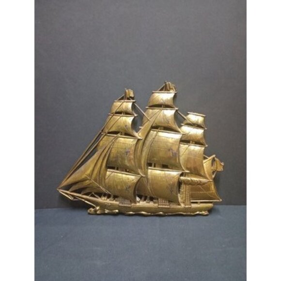 Syroco No4261 Gold Tone Clipper Ship Mid Century - Picture 1 of 7